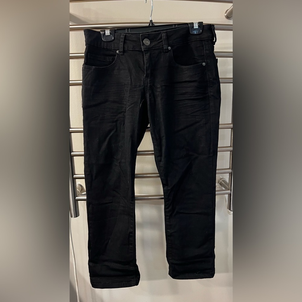 3/$30 SO Brand Capri Jeans in Black…Size 9